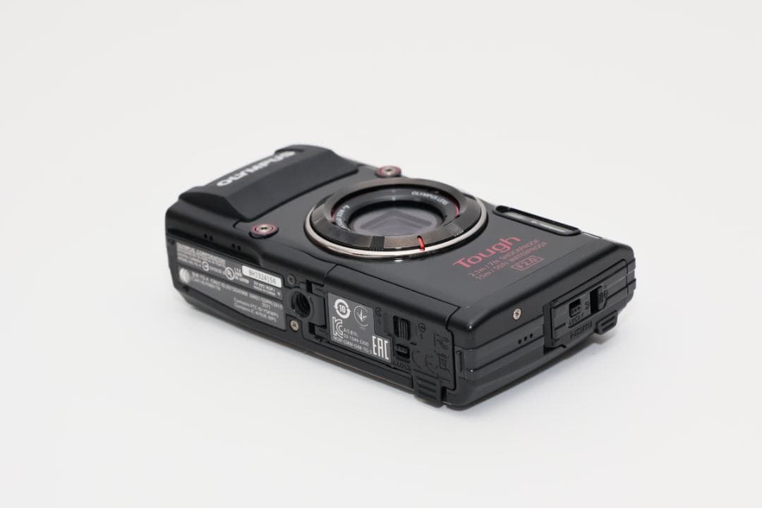 OLYMPUS TG-4 コンパクトデジタルカメラ　新品同様