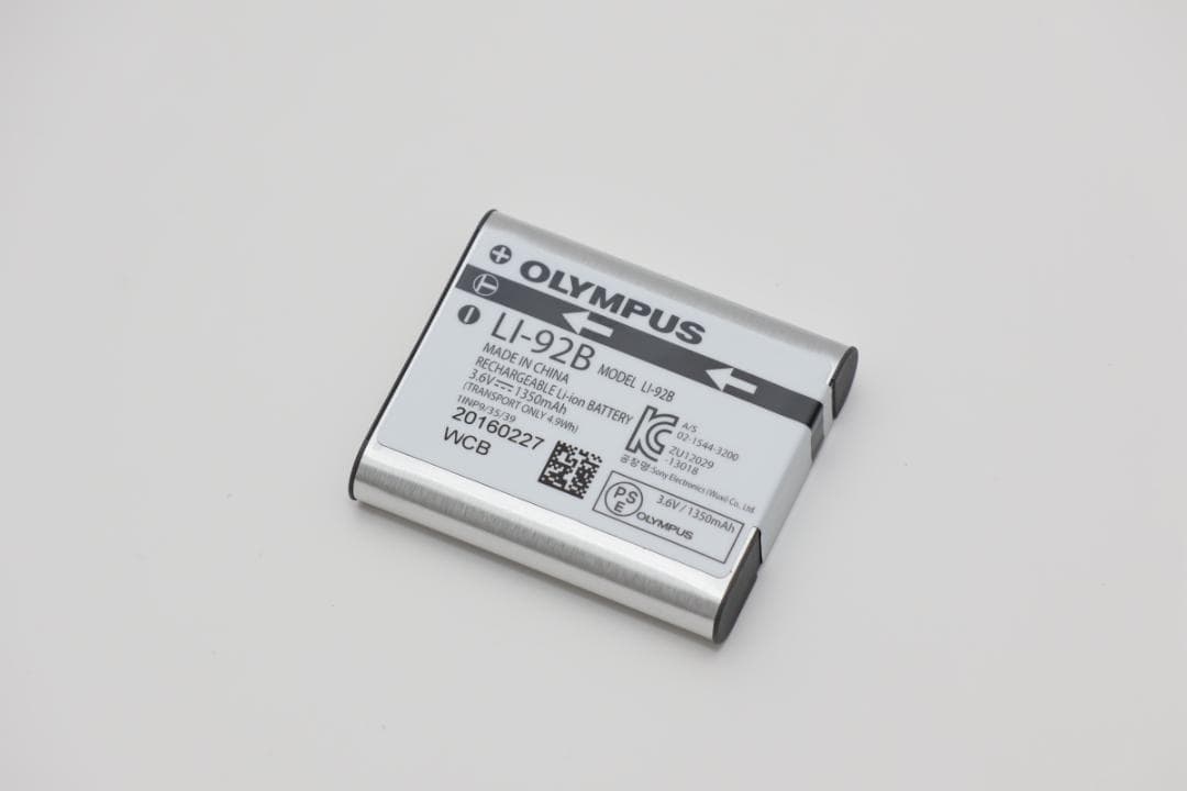 OLYMPUS TG-4 コンパクトデジタルカメラ　新品同様