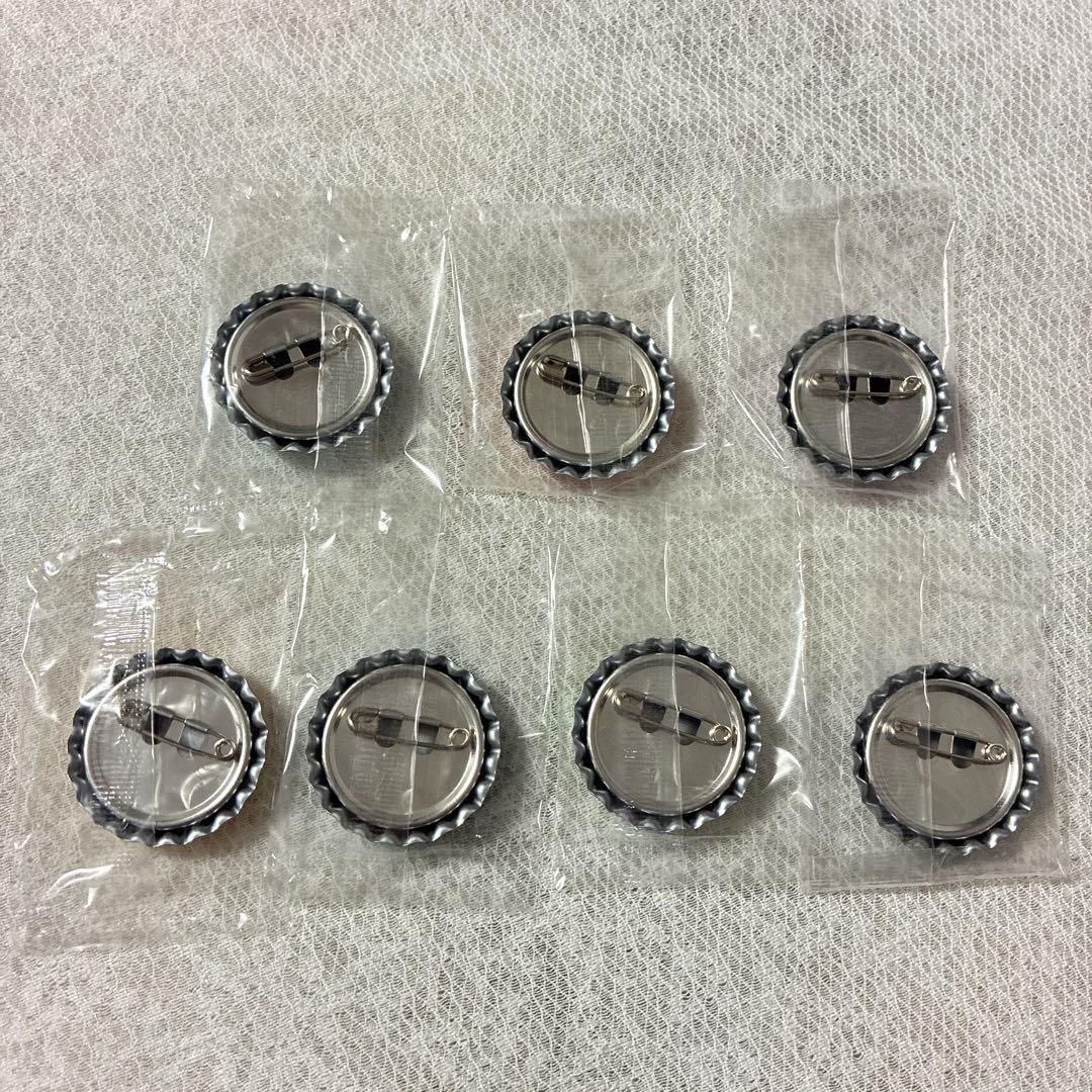 羅小黒戦記 王冠缶バッジコレクション 7種