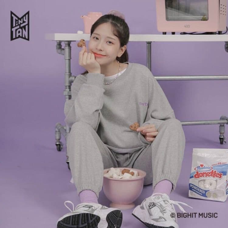 tiny tan バックプリント　トレーナー上下セット　グレー　ジョガーパンツ