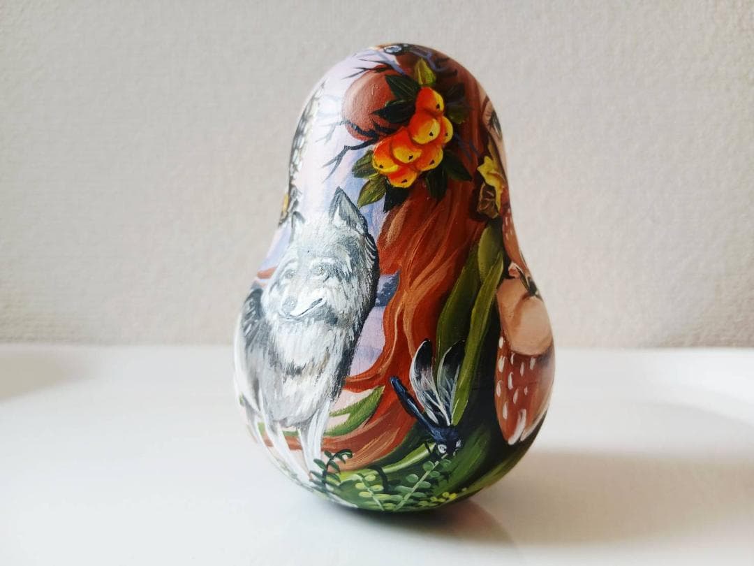 スベトラーナ　森の中の少女とフクロウ