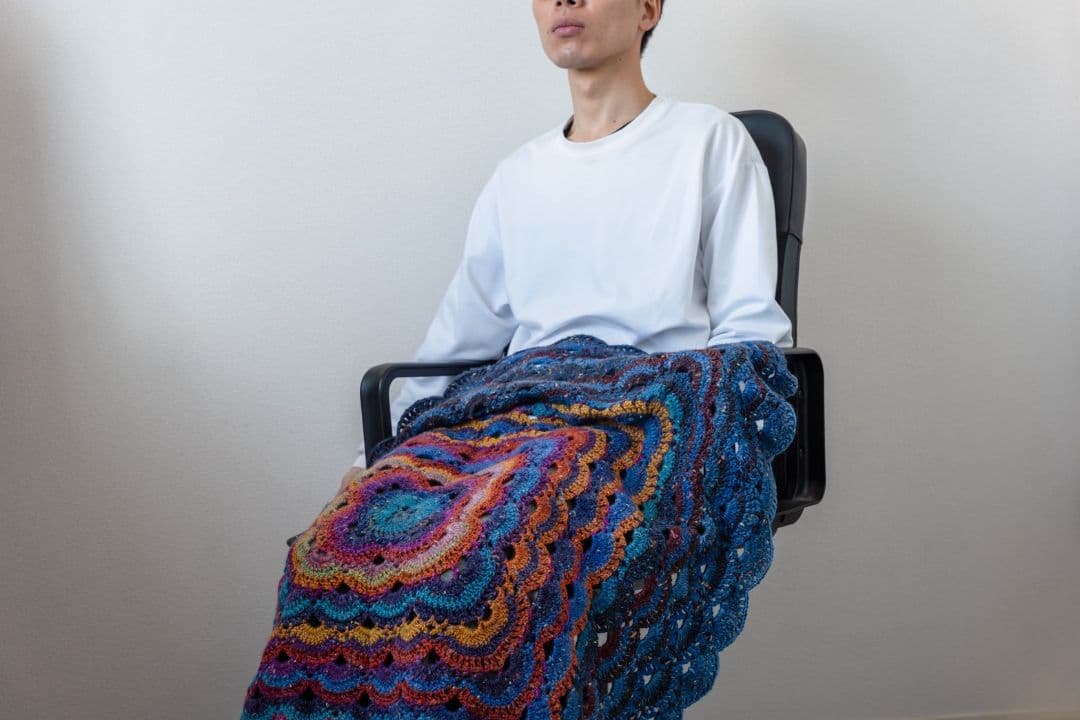 レース編みの多色ブランケット