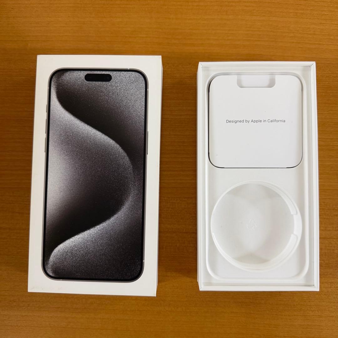 【美品】iPhone 15 Pro Max 512GB ホワイト docomo