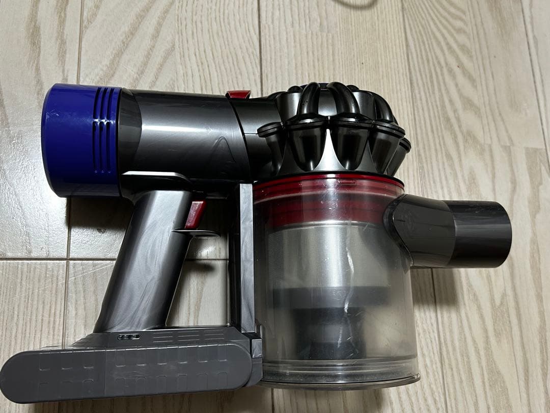 Dyson V8 fluffy+ 分解清掃済み、車内清掃・布団清掃ツール有