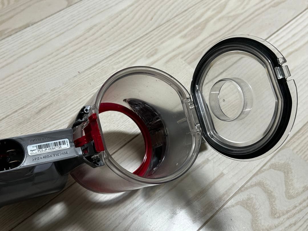 Dyson V8 fluffy+ 分解清掃済み、車内清掃・布団清掃ツール有