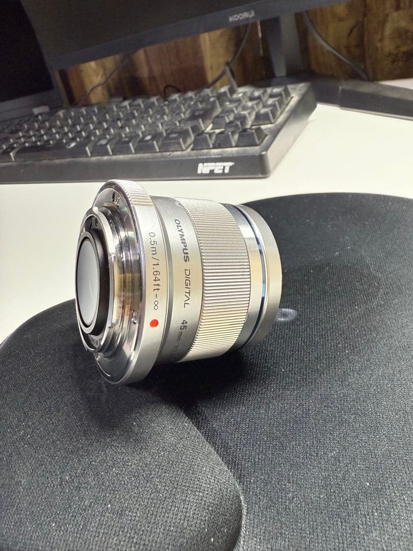 OLYMPUS M.ZUIKO DIGTAL45mm F1.8 シルバー