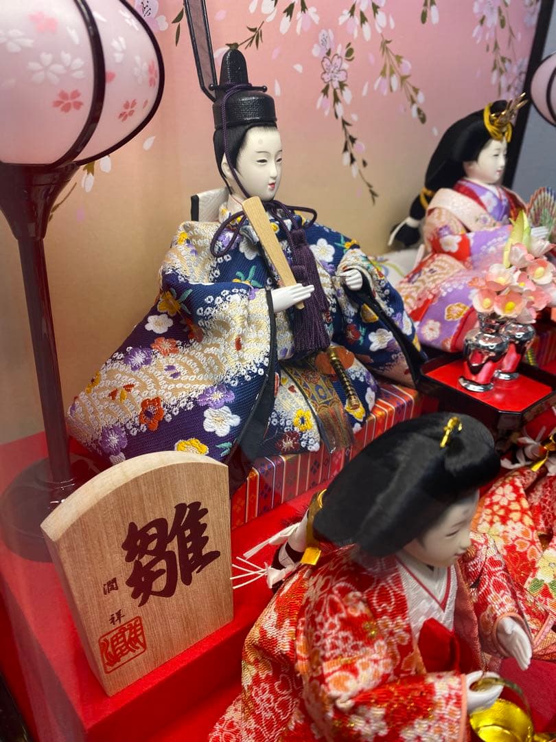 雛人形　親王五人飾りガラスケース入・間口約５４×奥行約３８×高さ約４０㎝