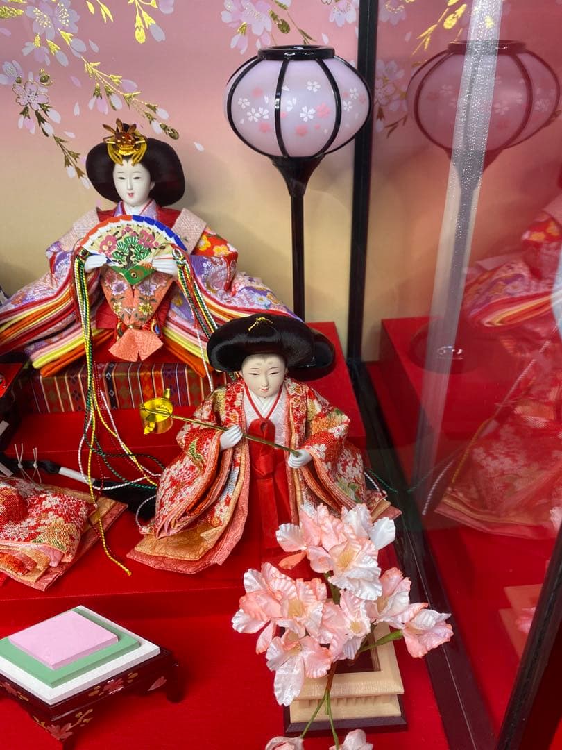 雛人形　親王五人飾りガラスケース入・間口約５４×奥行約３８×高さ約４０㎝