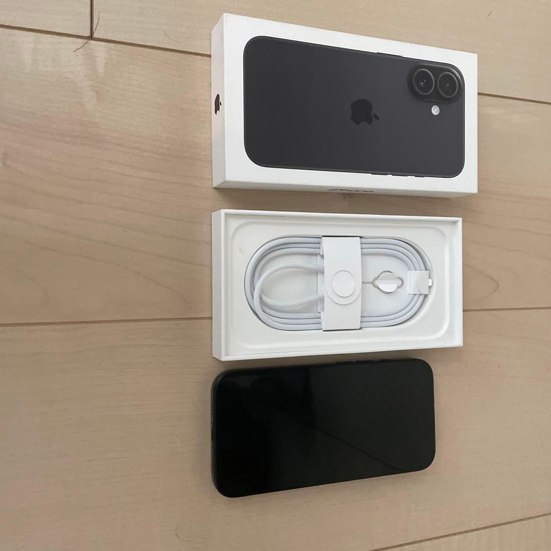 [美品]Apple iPhone 16ブラック SIMフリー128GB