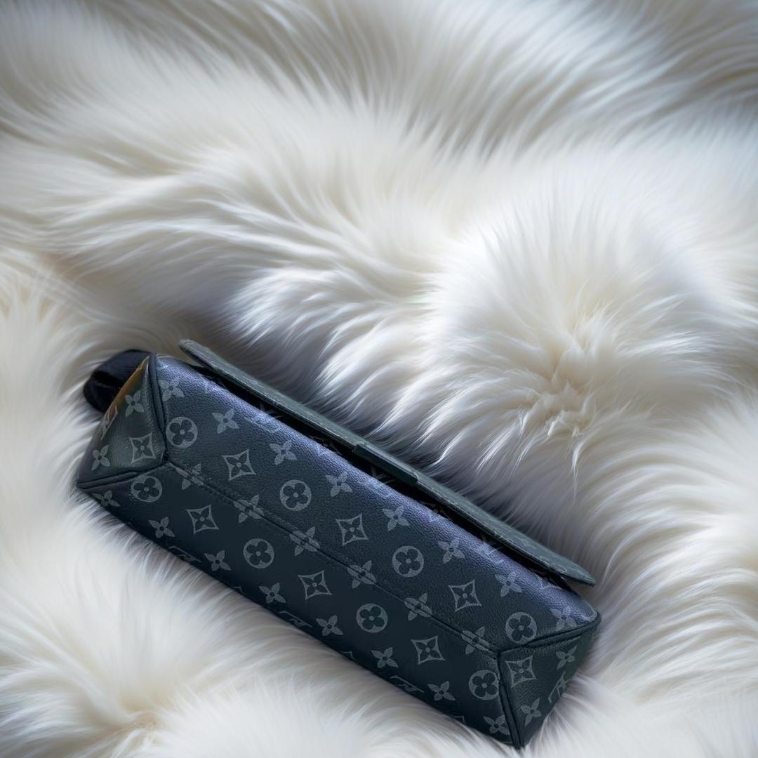 モノグラムエクリプス ソミュール メッセンジャーバッグ