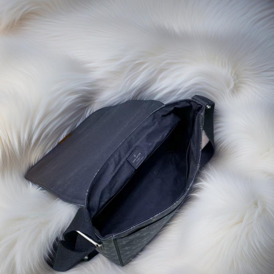 モノグラムエクリプス ソミュール メッセンジャーバッグ