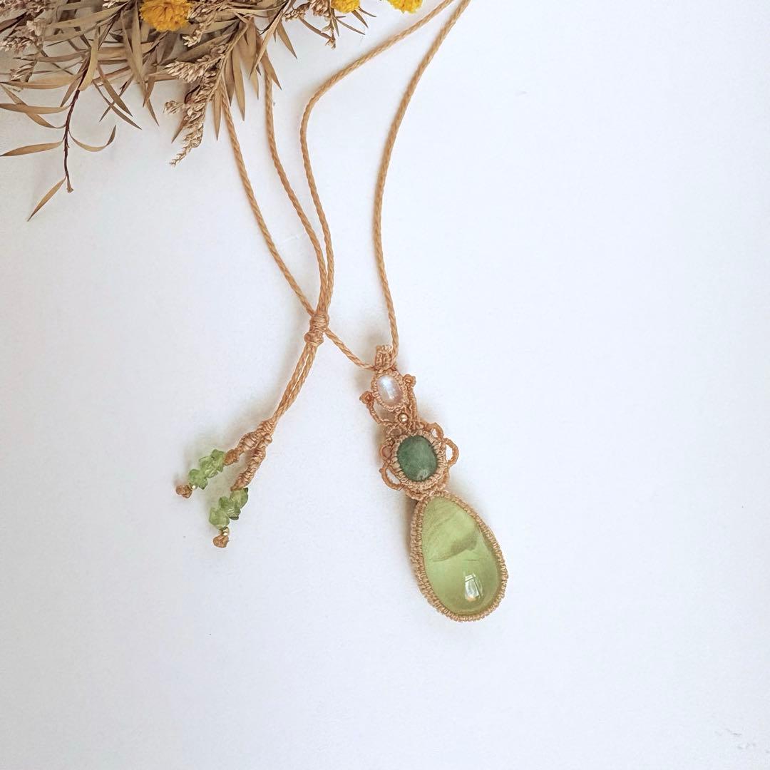 Saleプレナイト×エメラルド×ムーンストーンのマクラメネックレス