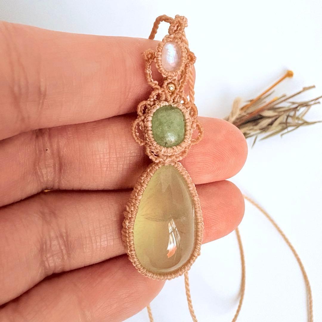 Saleプレナイト×エメラルド×ムーンストーンのマクラメネックレス