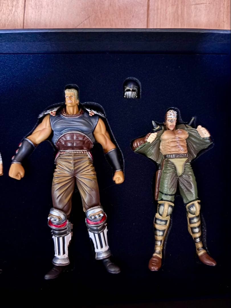 北斗の拳 真救世主伝説 ラオウ伝 殉愛の章 完全予約限定版BOX　フィギュア