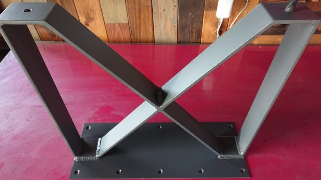 マットグレーでアイアンなフラット鉄脚 ∞型 2脚ver. ローテーブル