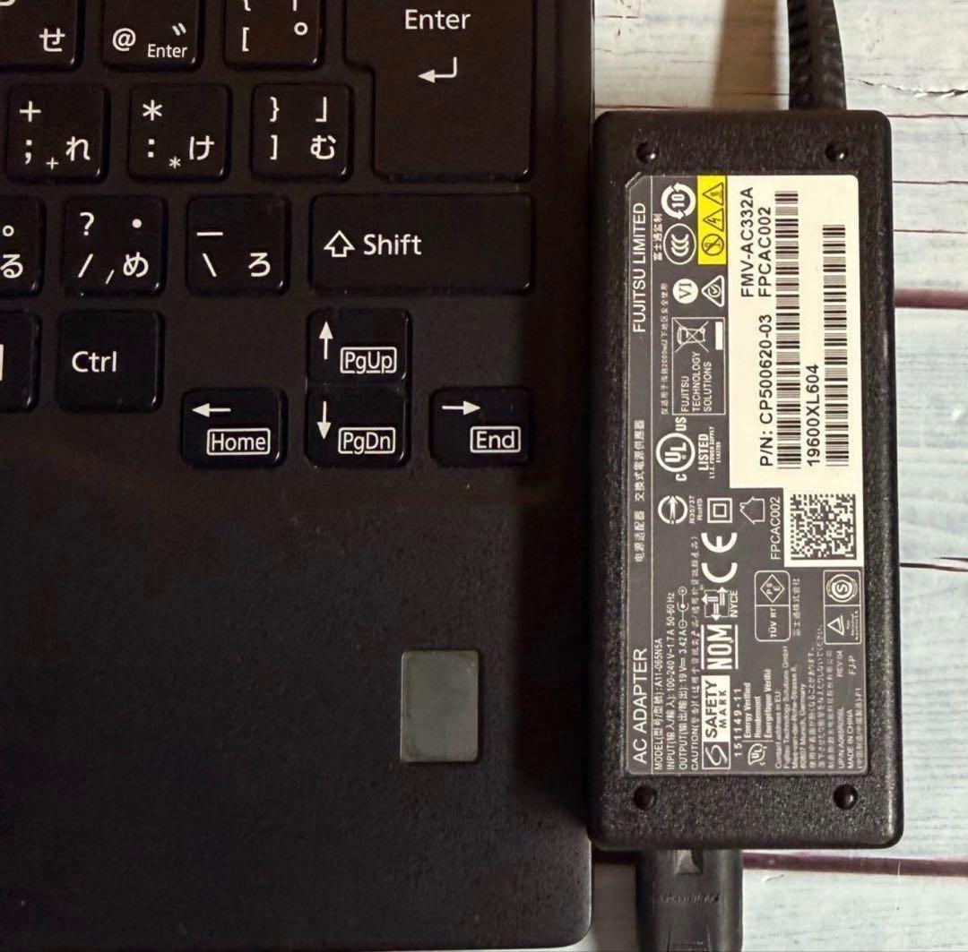 薄型コンパクトノートPC❣️第8世代Corei5☘️フルHD☘️SSD☘️バッテリー良好