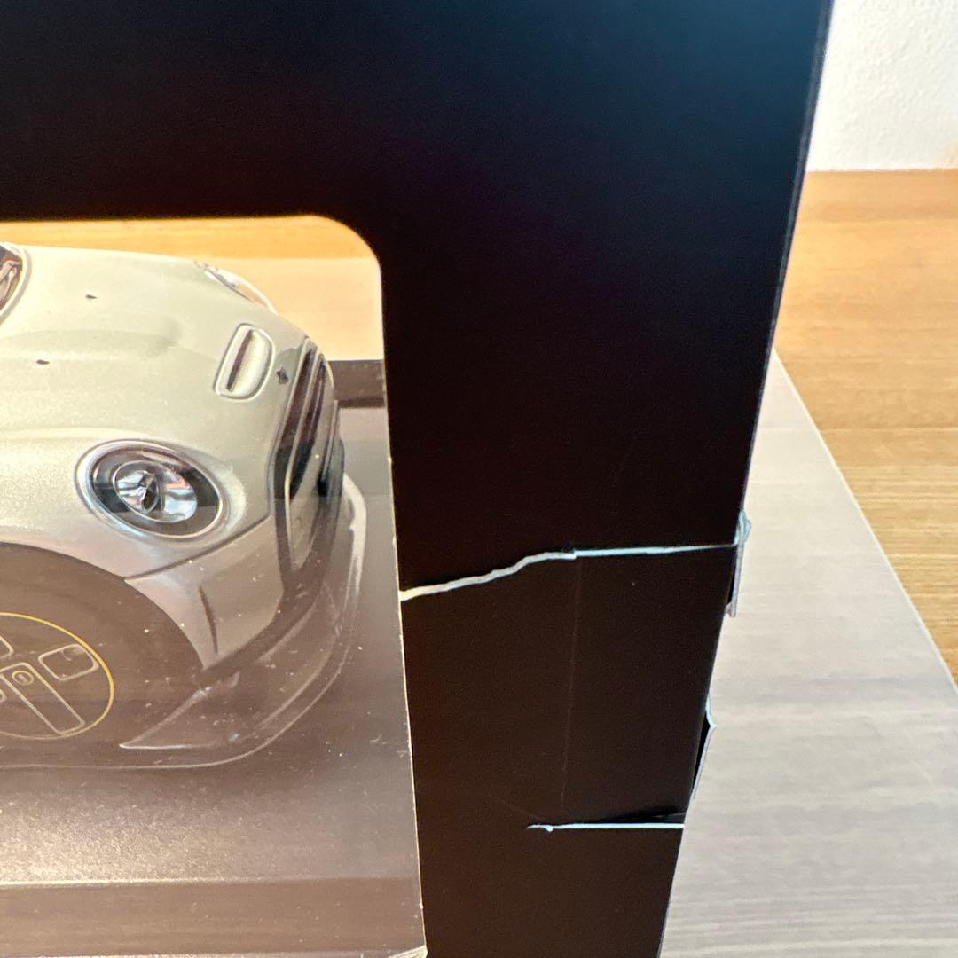 ミニ　クーパー　SE 1/18 ミニカー　シルバー　イエロー