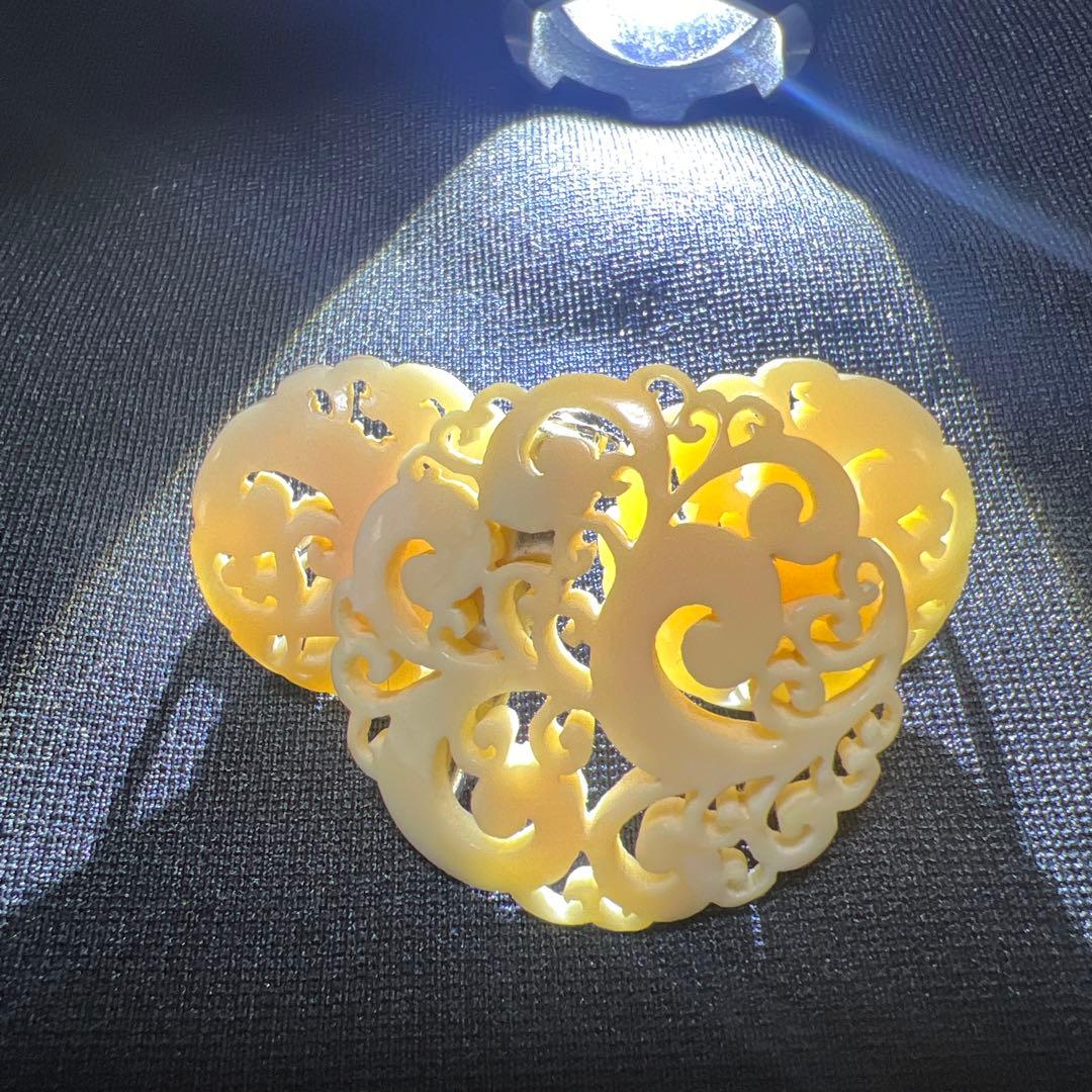 鯨歯風透かし彫り ブローチ イヤリング アイボリー 極細工 鯨歯？ マッコクジラ