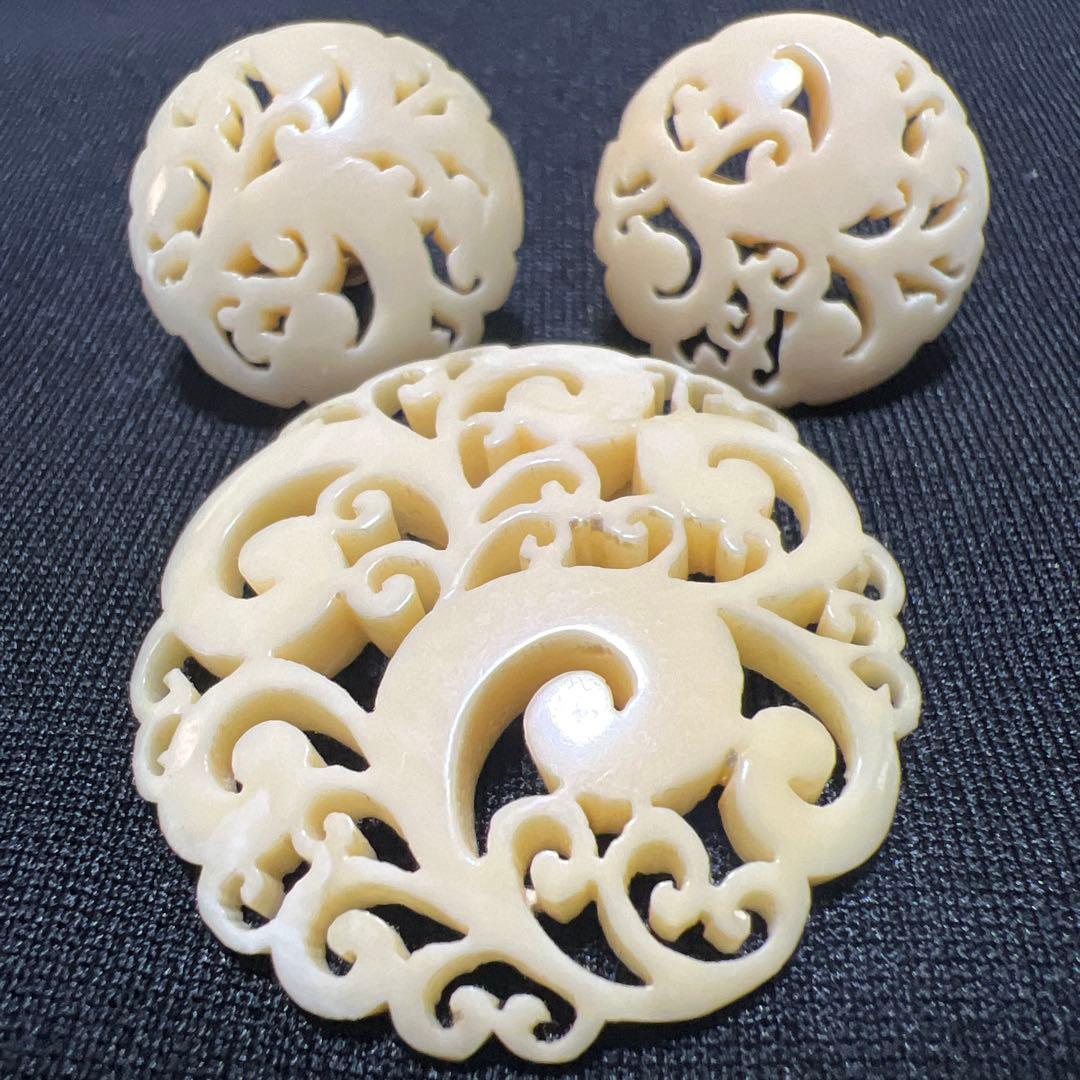 鯨歯風透かし彫り ブローチ イヤリング アイボリー 極細工 鯨歯？ マッコクジラ