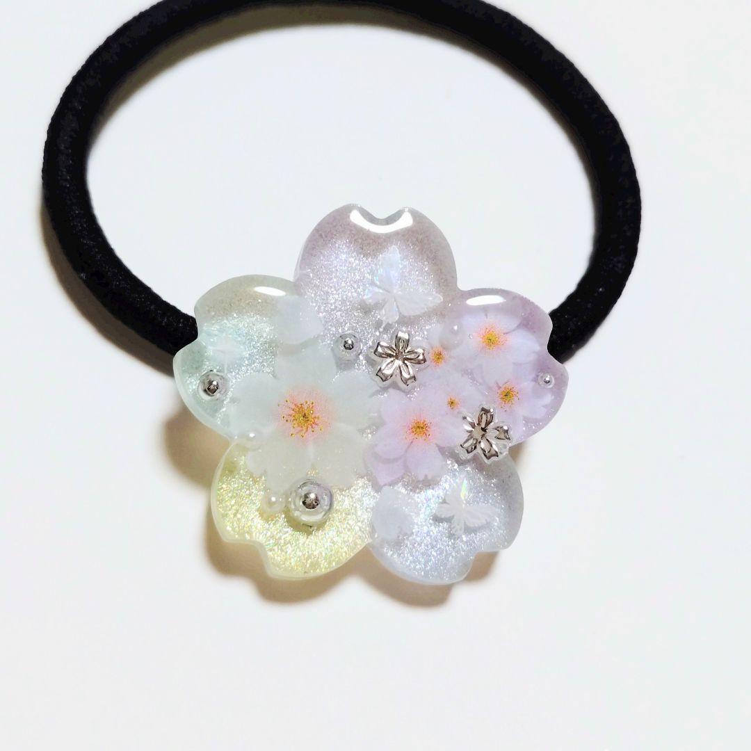 No.569　レジン ヘアゴム キーホルダー ピンバッジ 桜さくら