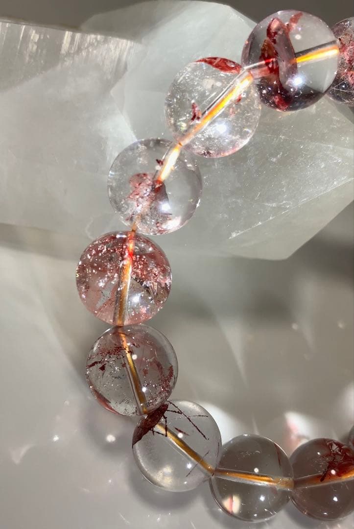 澄んだエネルギーが流れる❣️《高品質》　レッドオーロラクォーツ　ブレスレット