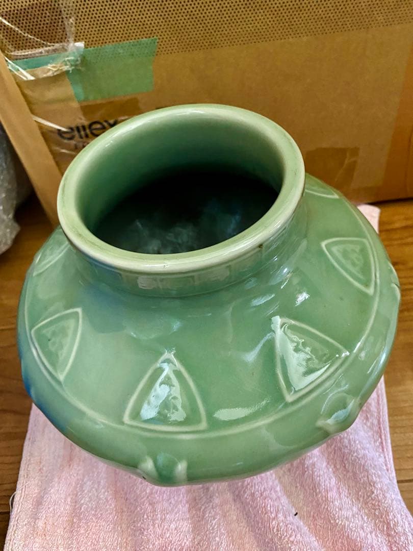 中国明時代龍泉窑刻花鼓腹尊サイズ約高さ19cm径23cm口12cm