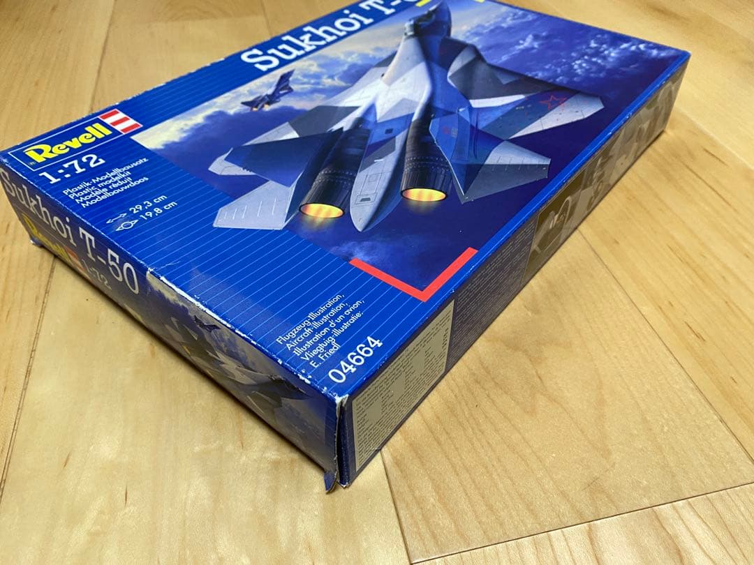 レベル　1/72 T-50 ステルス　戦闘機 Revell