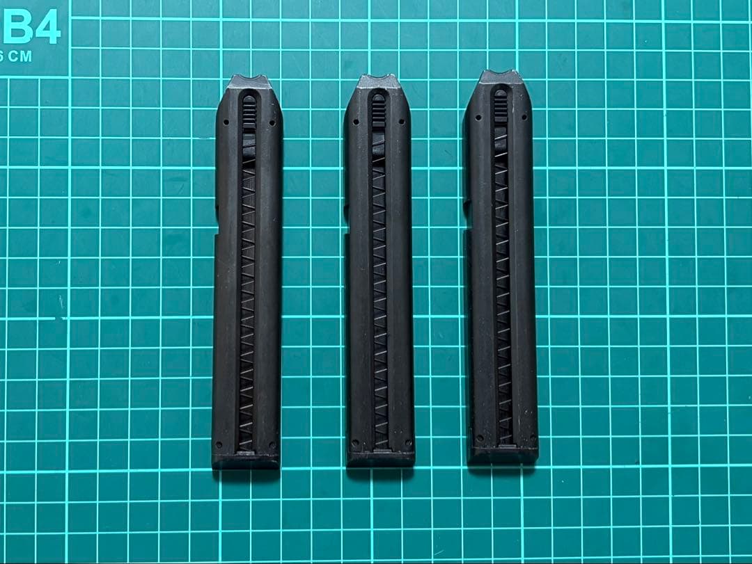 東京マルイ電動ハンドガン グロック18C 本体+予備マガジン2個付き他