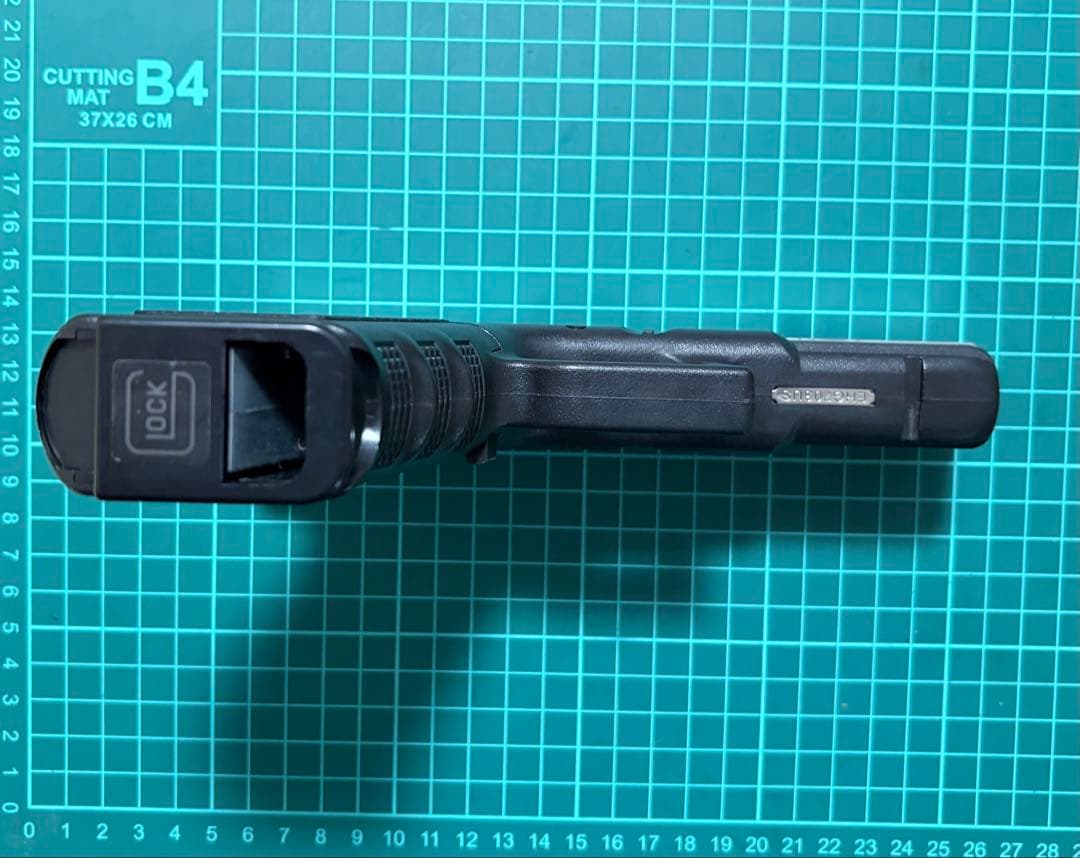 東京マルイ電動ハンドガン グロック18C 本体+予備マガジン2個付き他