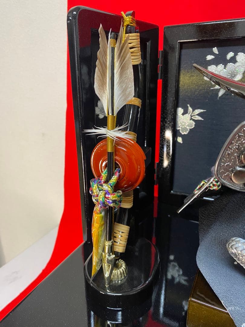 伊達政宗　五月人形　シルバー兜飾り収納セット　正絹糸　アウトレット