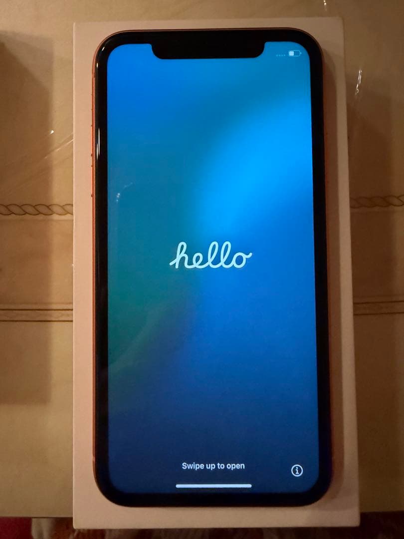 美品 Apple iPhone XR 本体 64GB コーラル