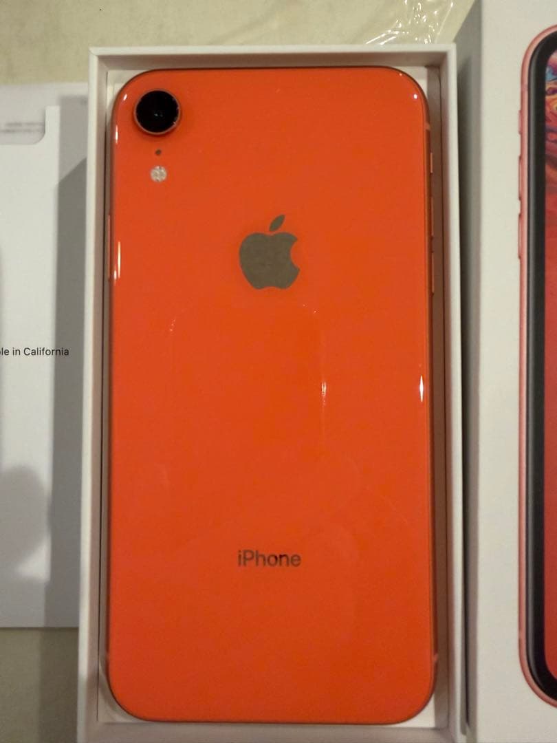 美品 Apple iPhone XR 本体 64GB コーラル