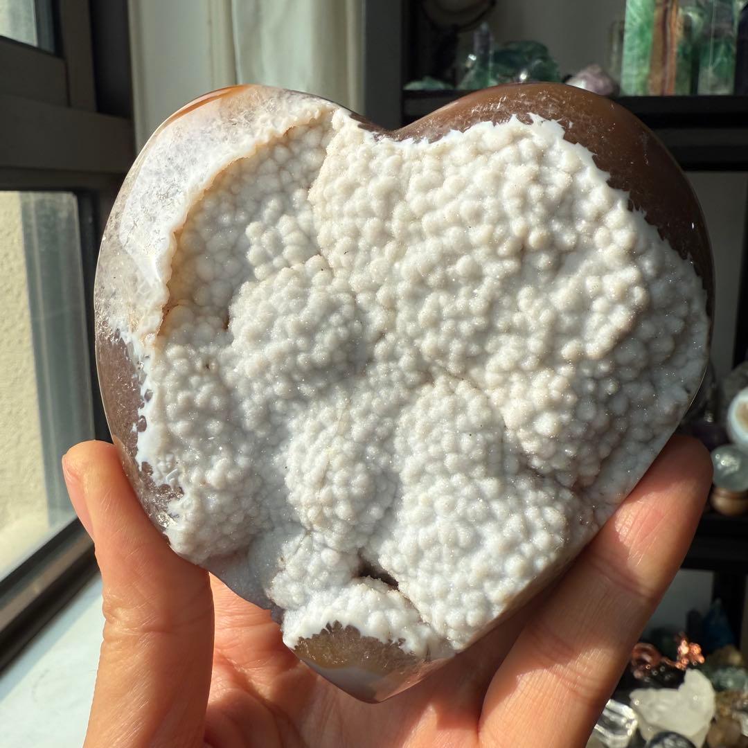 天然石シュガー水晶共生瑪瑙のハート　置物　台座付きNO.121015