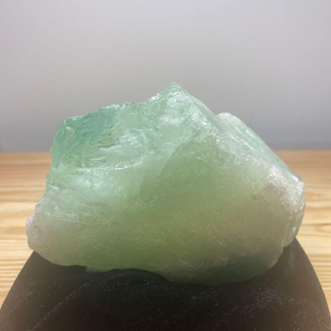 お値下げ　アンダラクリスタル　希少　ミルキーグリーン　1355g