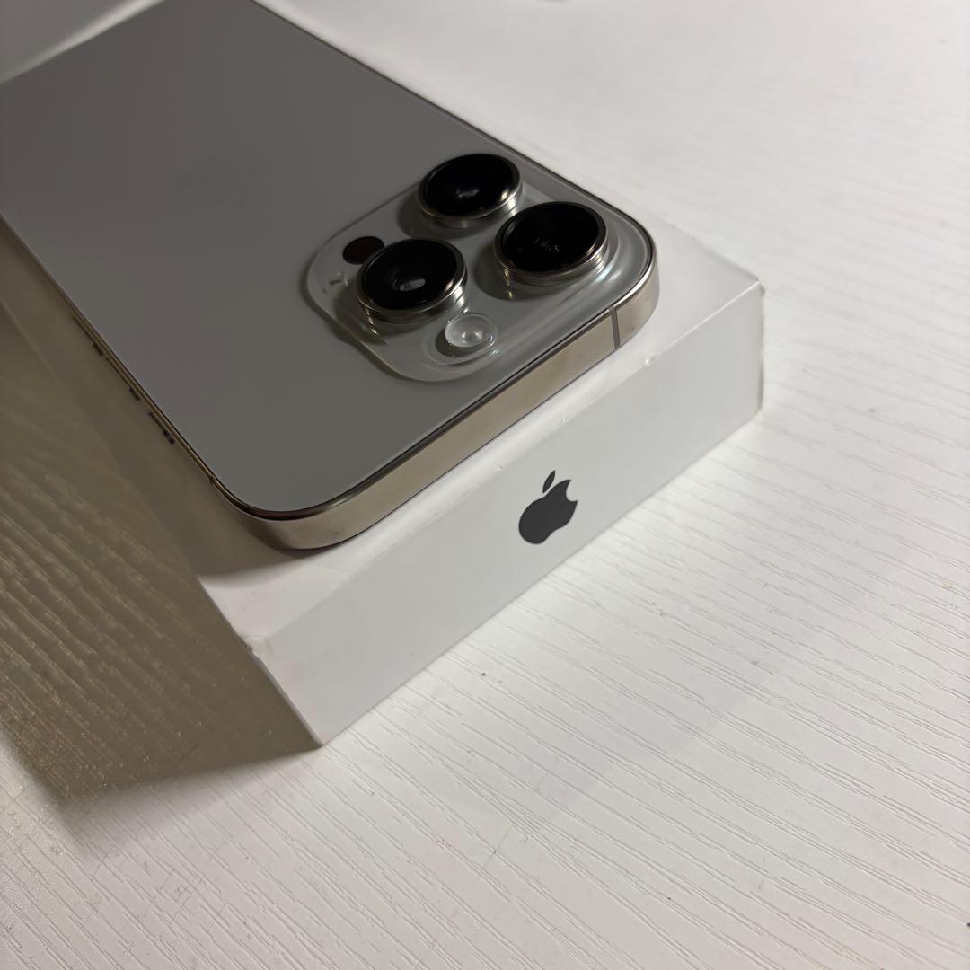 iPhone 15 Pro 256GB SIMフリー ナチュラルチタニウム