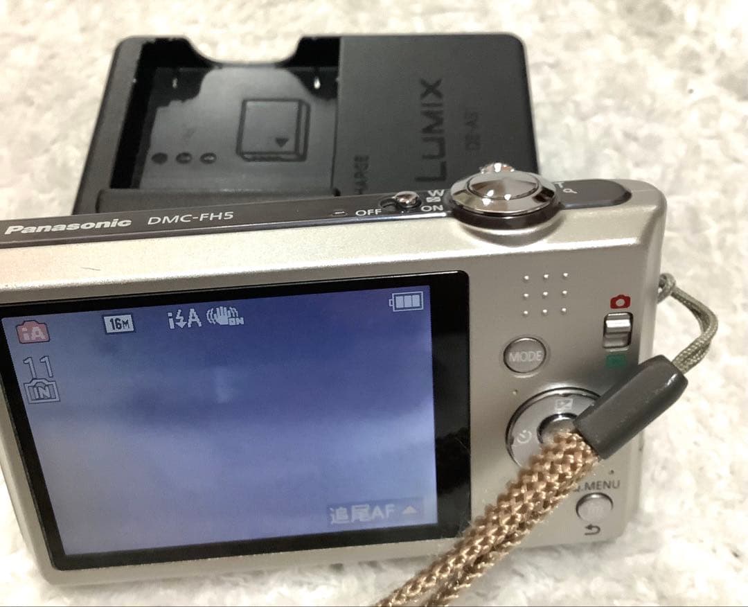 LUMIX DMC-FH5 シルバー