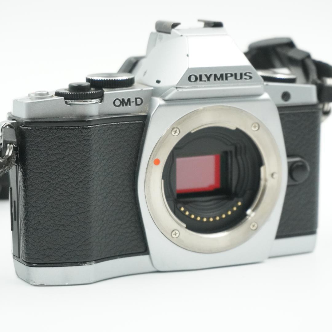 ■極上品■ OLYMPUSOM-D E-M5 シルバー #..458