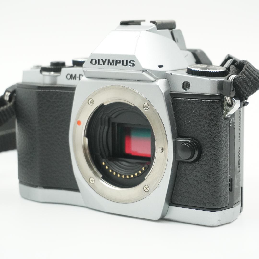 ■極上品■ OLYMPUSOM-D E-M5 シルバー #..458