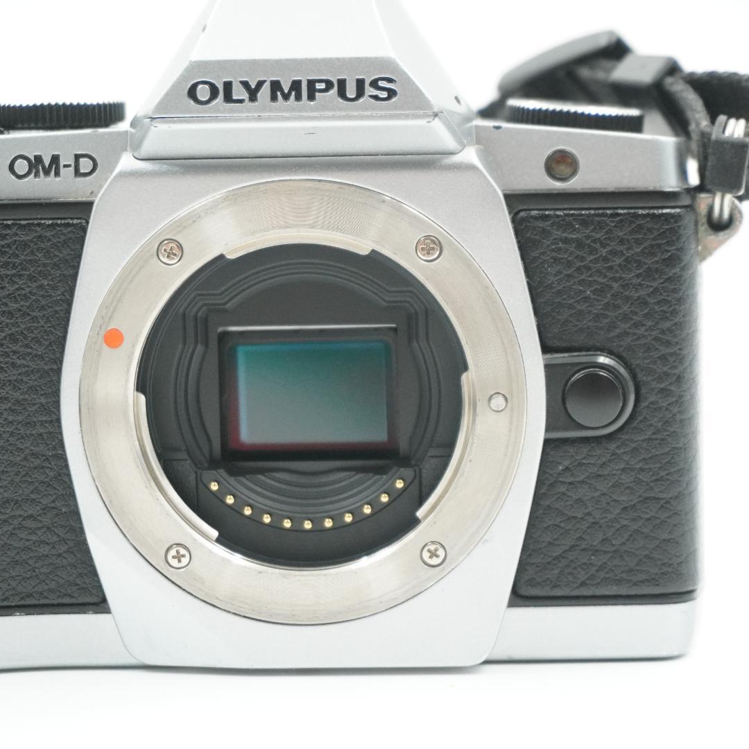 ■極上品■ OLYMPUSOM-D E-M5 シルバー #..458