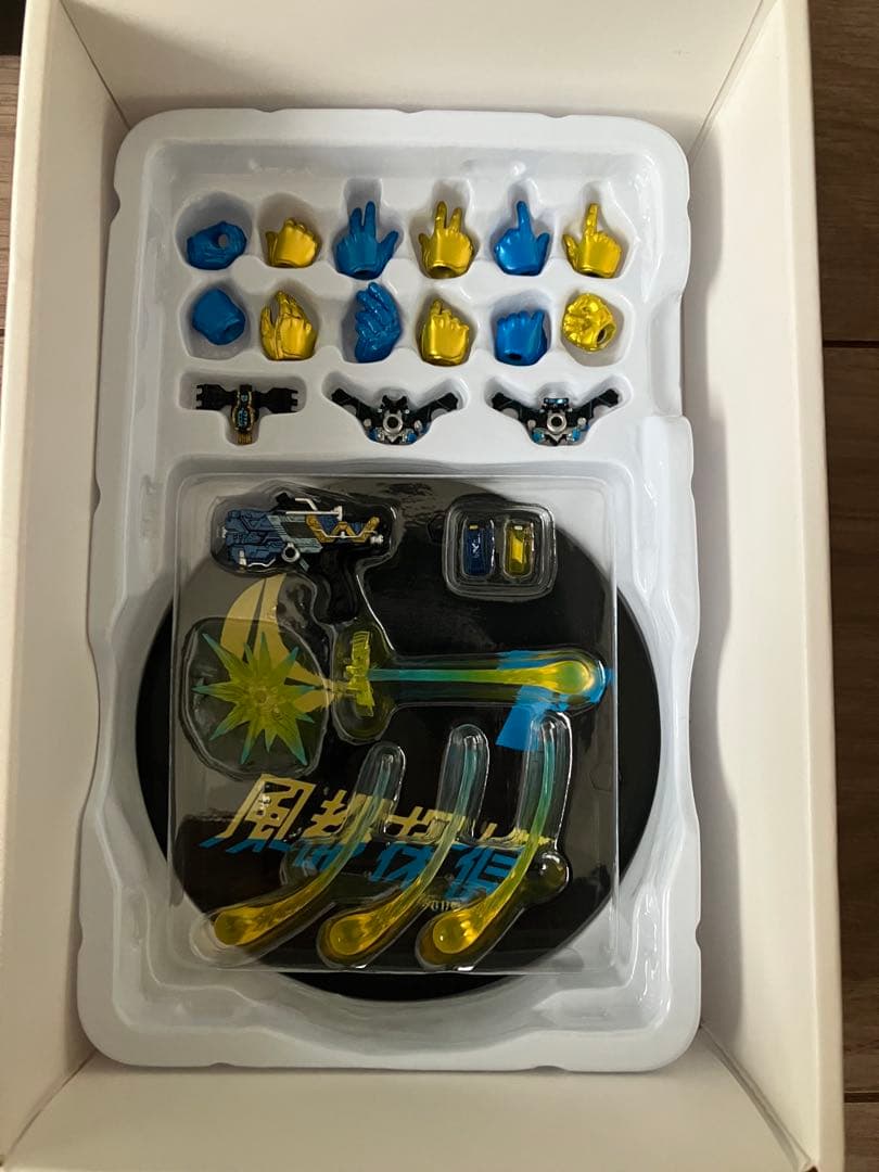 S.H.Figuarts(真骨彫製法)仮面ライダーW 2体セット　風都探偵