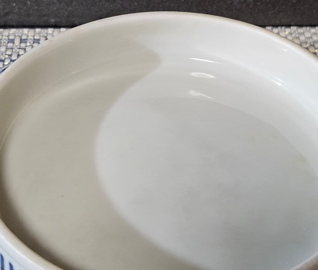 【本物保証❗】江戸時代後期　後期藍鍋島　芙蓉の図　径 約20.8cm　櫛高台皿