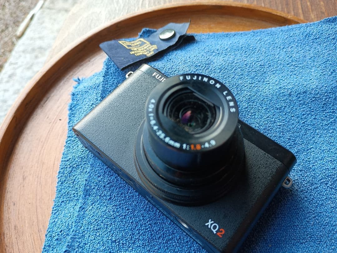 富士フィルム　XQ2　コンパクトデジタルカメラ　fujifilm