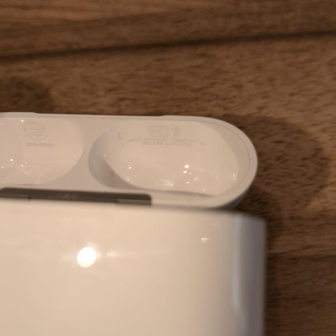 美品　Apple AirPods Pro 第3世代 充電ケース A3122 11