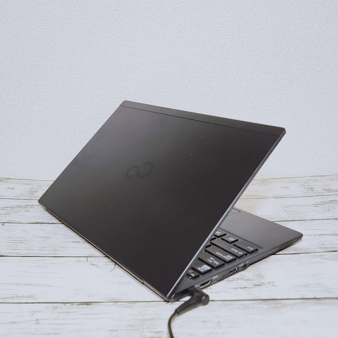 【美品】薄型軽量 13インチ コンパクト ノートパソコン SSD 在宅ワーク