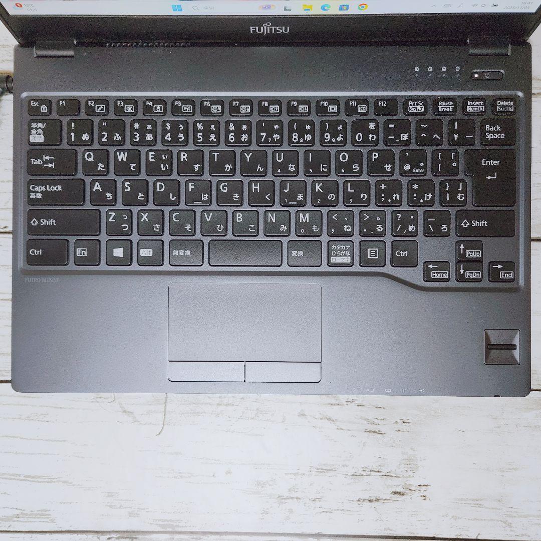 【美品】薄型軽量 13インチ コンパクト ノートパソコン SSD 在宅ワーク