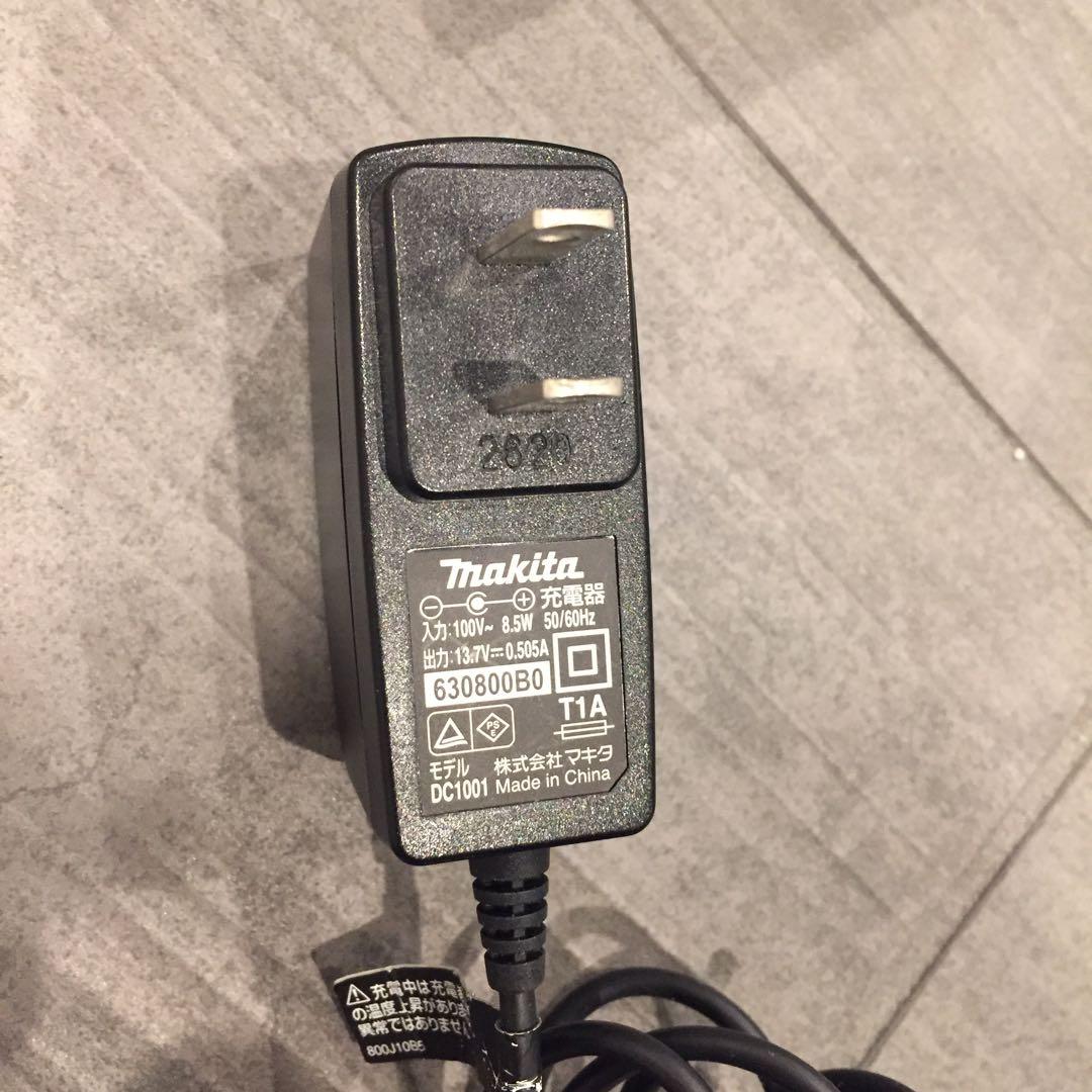 Makita マキタ 充電式クリーナー CL116DWI