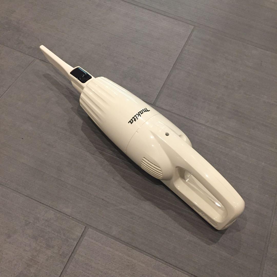 Makita マキタ 充電式クリーナー CL116DWI