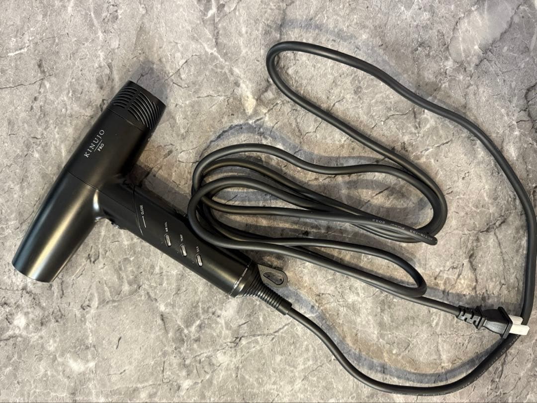 【ジャンク品】絹女 kinujo Pro ヘアドライヤー