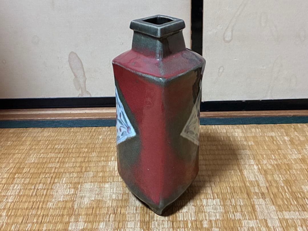六角形 陶器 花瓶 花入 壺 赤緑釉薬 花模様 銘あり