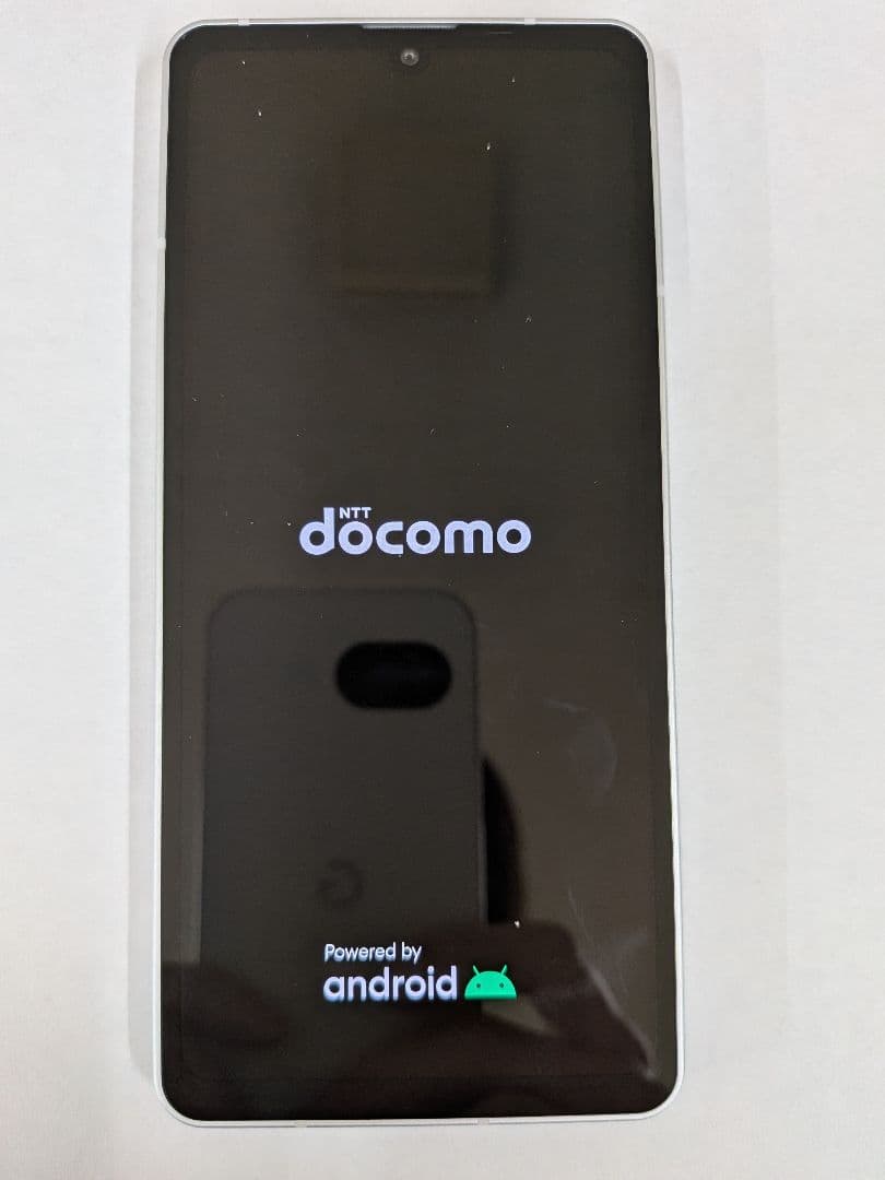 AQUOS スマートフォン シルバー NTT docomo【ケースおまけ付き】
